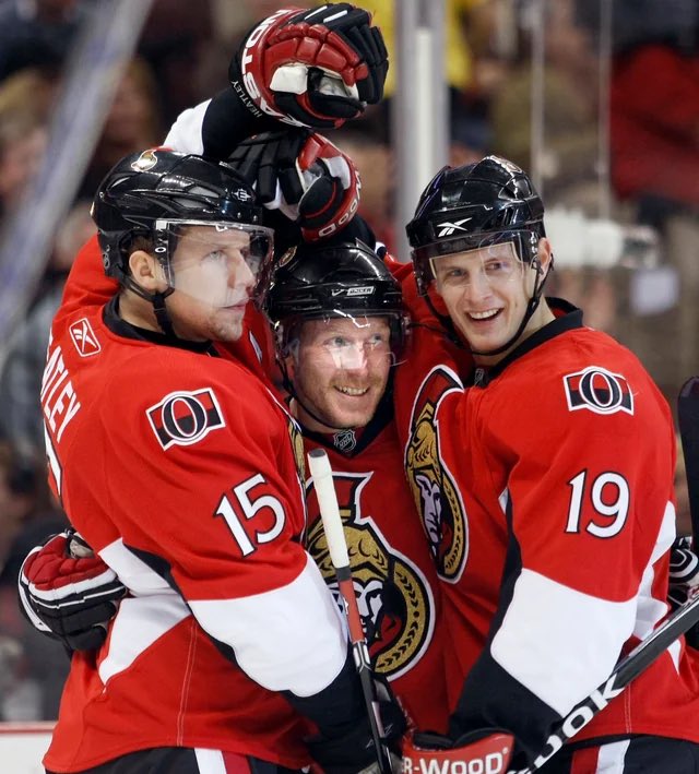 GabrielPizza's tweet image. 🍕➖REUNION GIVEAWAY🚨
Gabriel Pizza is giving away 2 x (100 L) tix to @Senators v @DetroitRedWings 

These 3 delivered more pizza in the 2000’s than we did. WIN 2 get in on Dec 5th #gabrielpizza #sensscore4 

RT + How many goals combined did they score in the 06/07 reg season?