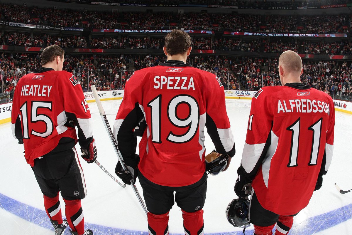 GabrielPizza's tweet image. 🍕➖REUNION GIVEAWAY🚨
Gabriel Pizza is giving away 2 x (100 L) tix to @Senators v @DetroitRedWings 

These 3 delivered more pizza in the 2000’s than we did. WIN 2 get in on Dec 5th #gabrielpizza #sensscore4 

RT + How many goals combined did they score in the 06/07 reg season?