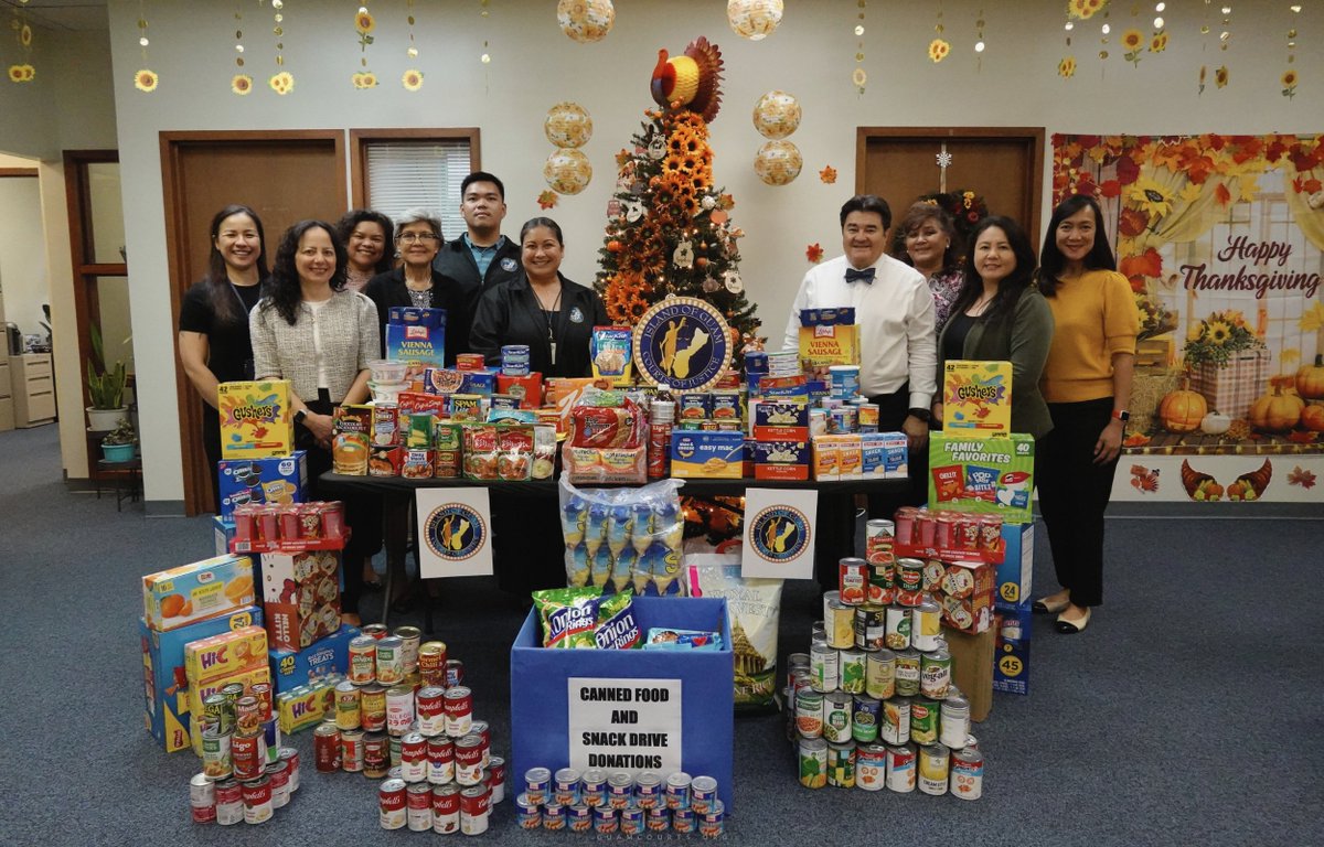 guamcourts's tweet photo. 🦃✨ This Thanksgiving, the Judiciary came together to spread love and support through a Canned Food & Snack Drive to benefit our Juvenile Probation Clientele and the Catholic Social Services.
#guam #guamcourts #snackdrive #cannedfooddrive #thanksgiving https://t.co/QXxsPk6k7m