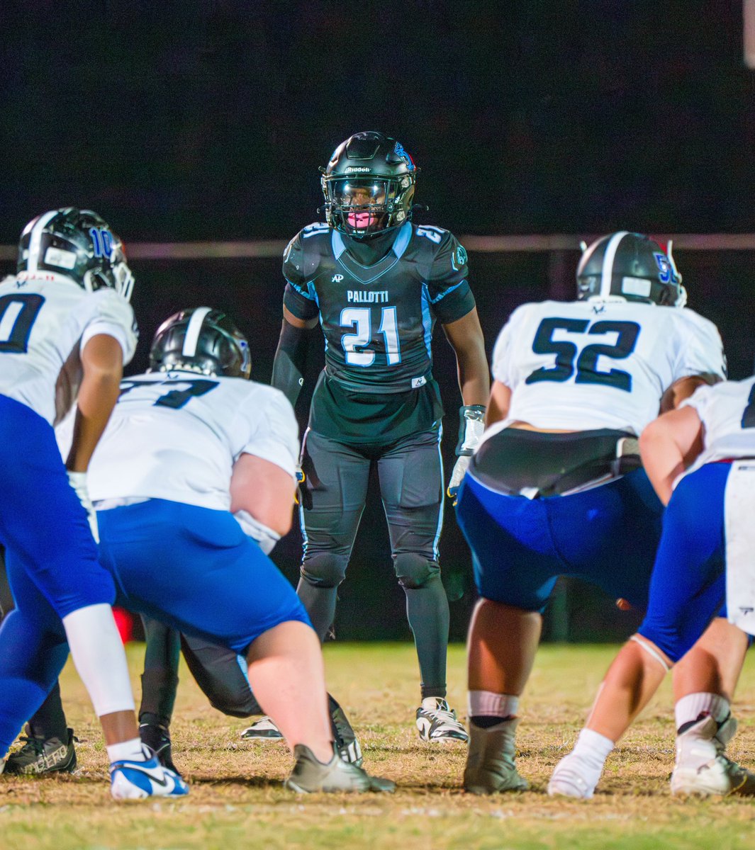 hudl.com/v/2QMnxj
(Updated) junior season hybrid safety 
(40+) total tackles 
(3) TFL’s 
(3) PBU’s
(1) FR
(2) FF