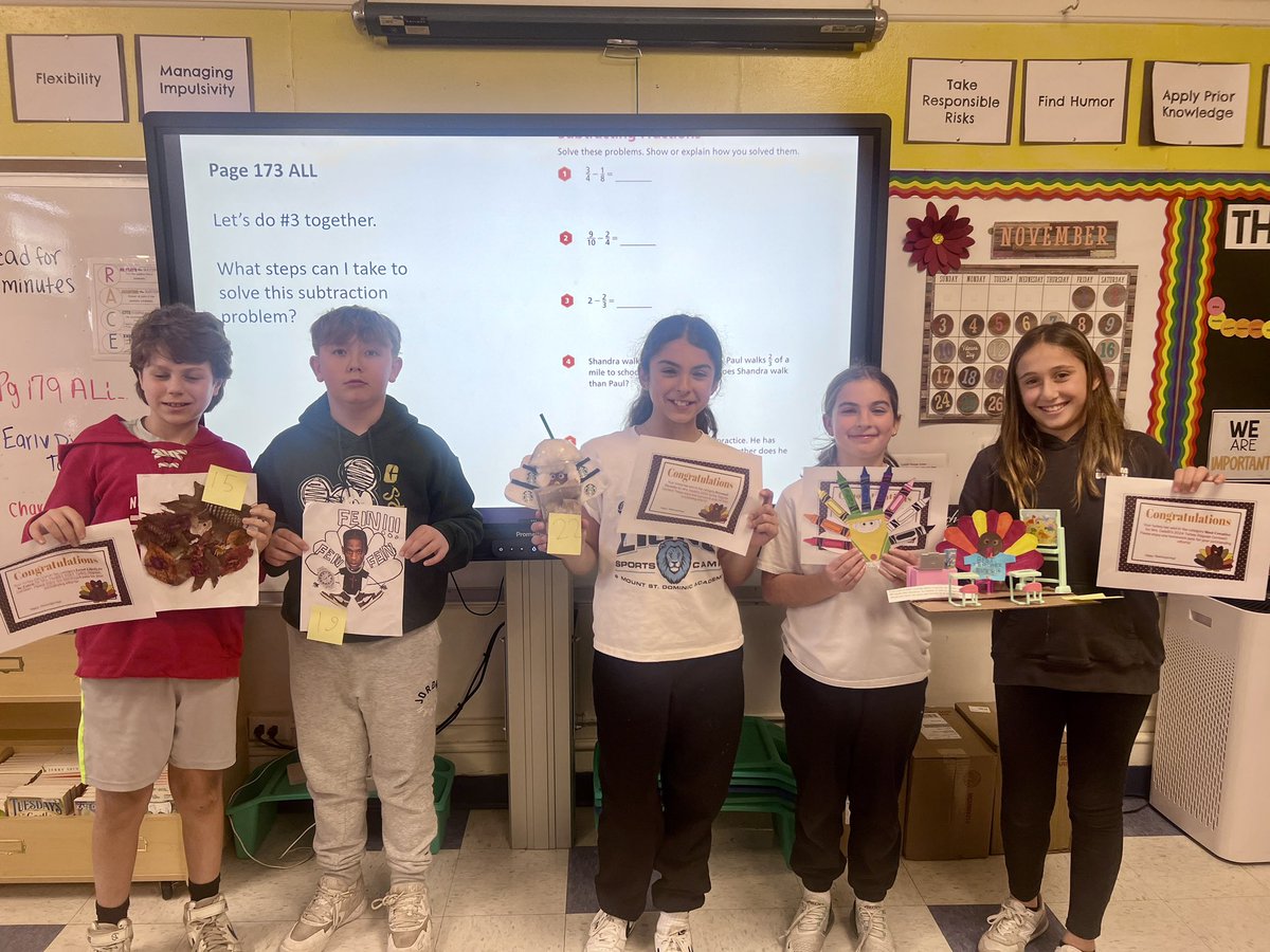 FifthGradeCWC's tweet image. Turkey Disguise Project was a huge success in 5C!!! 🦃