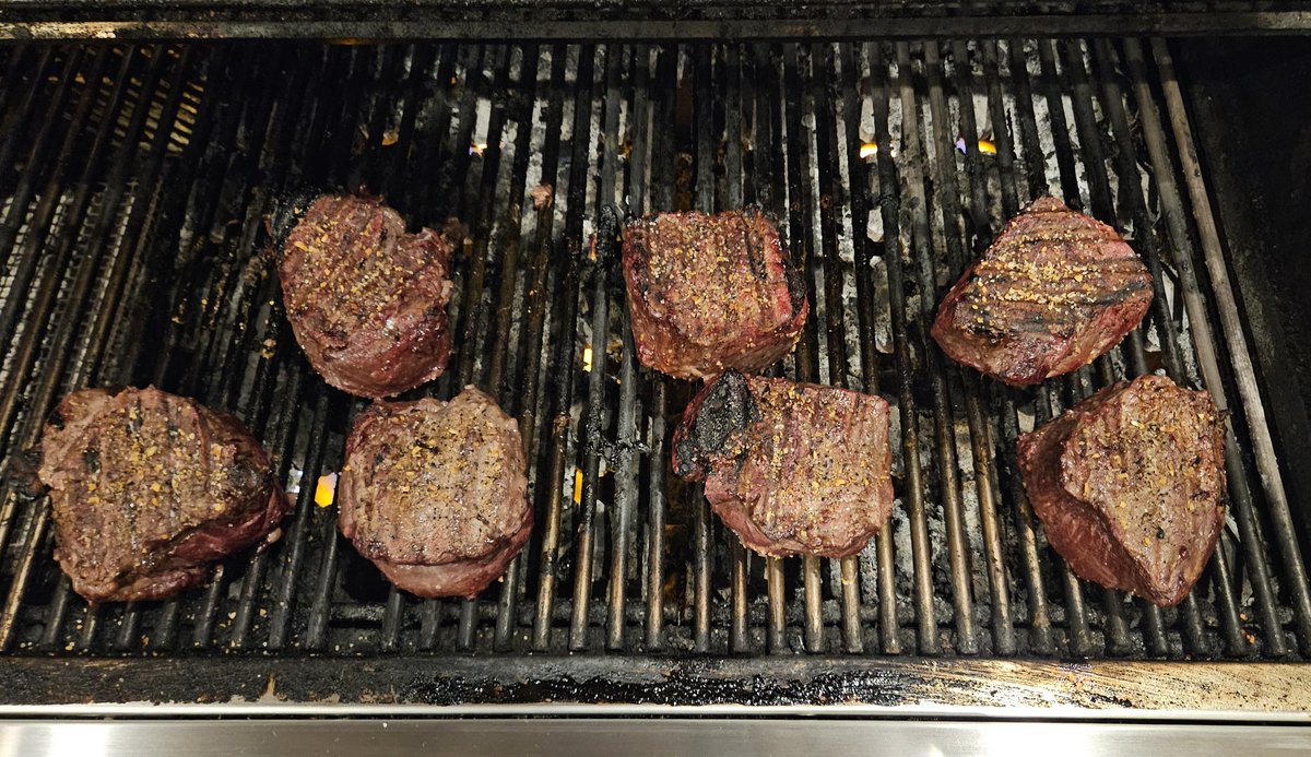 eastmeatswest1's tweet photo. On this installment of East Meats West, the West has got some of those #nebraskabeef #filets going on the grill after making a 801 mile trip from Busy Bones Butcher in Cozad NE.
Fixin' to show the EAST how MEATS is done.
#eatbeef
#raisecorn
#praisedale https://t.co/Sd1VIDIiB3