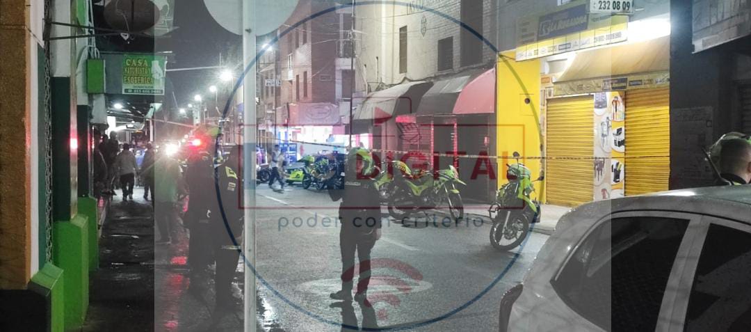 psc_television's tweet photo. en lo que sería un intento de hurto un hombre perdió la vida en Tuluá y otro resultó her1do, el hecho  ocurrió en la calle 26 con carrera 22. El fallec1do y el her1do serían los presuntos atracadores.

https://t.co/fbPDPFie6e
#pccdigital
#Tuluá https://t.co/vnBiqyFFNO