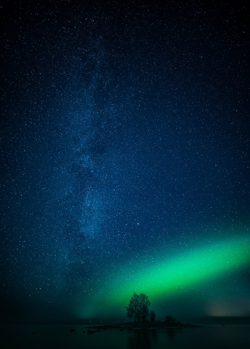 Milky Way and Aurora 🌌