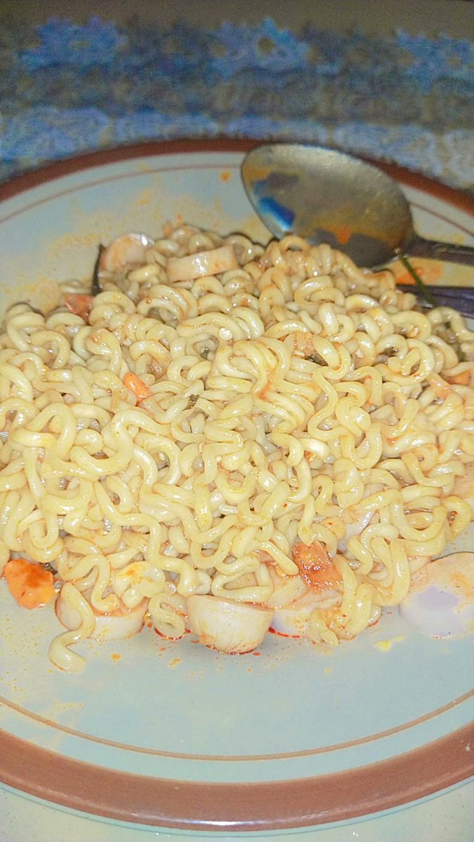 pecintataro09's tweet photo. Kabeh kok nyerang fajar.
Aku tak nyerang, mie samyang ae lah 🤤 https://t.co/Tm03bmg9jI