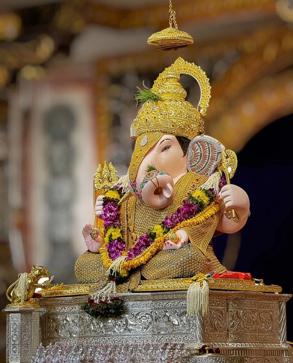 सुबह की शुरुआत प्रथम पूजनीय गजानन गणेश जी महाराज के जयकारे के साथ 🙇🙏 

गणपति बप्पा मोरया मंगल मूर्ति मोरया 🙌