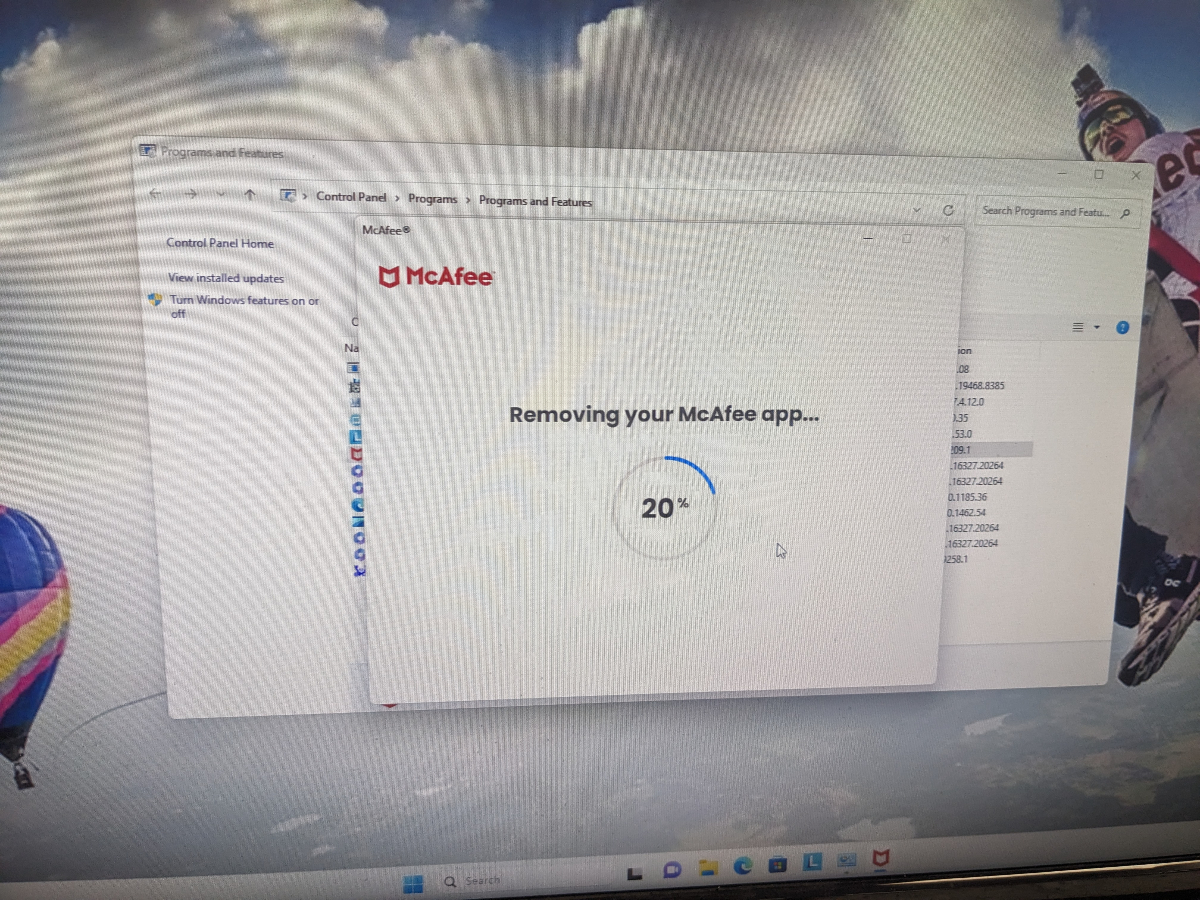 stinntech's tweet photo. Setting up new desktops here at Stinn Tech 
What's the first thing you do?
For me it's uninstall the pre packaged Antivirus :) https://t.co/HvnXlEzJ60