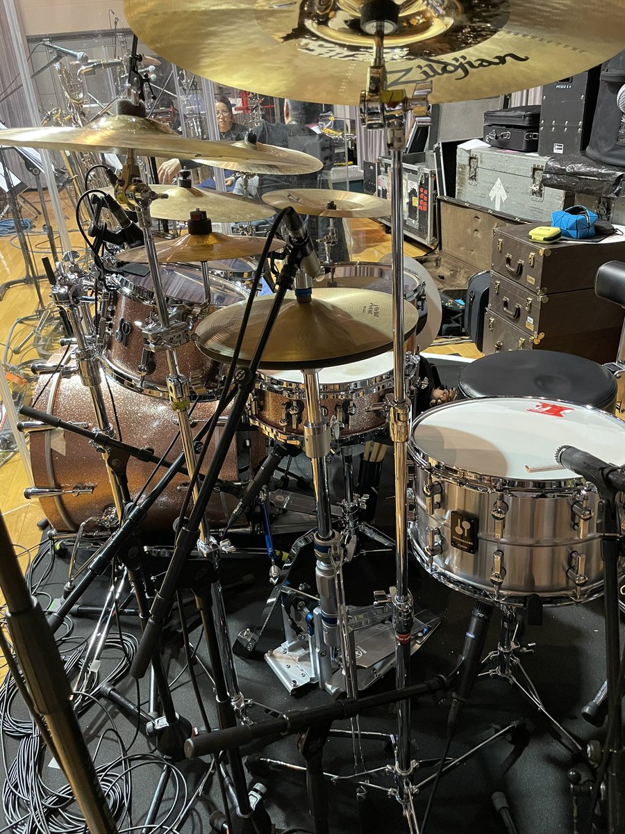 fukuchomasao's tweet photo. さてこちらはドラマーとして参加してるのですが、機材も色々とアップデート。
最高の楽器達なので、あとは自己責任(笑)で頑張ります!
#SONOR
#SQ2
#KOMPRESSOR
#Zildjian
#HHS9D https://t.co/HEi8J4fcwy