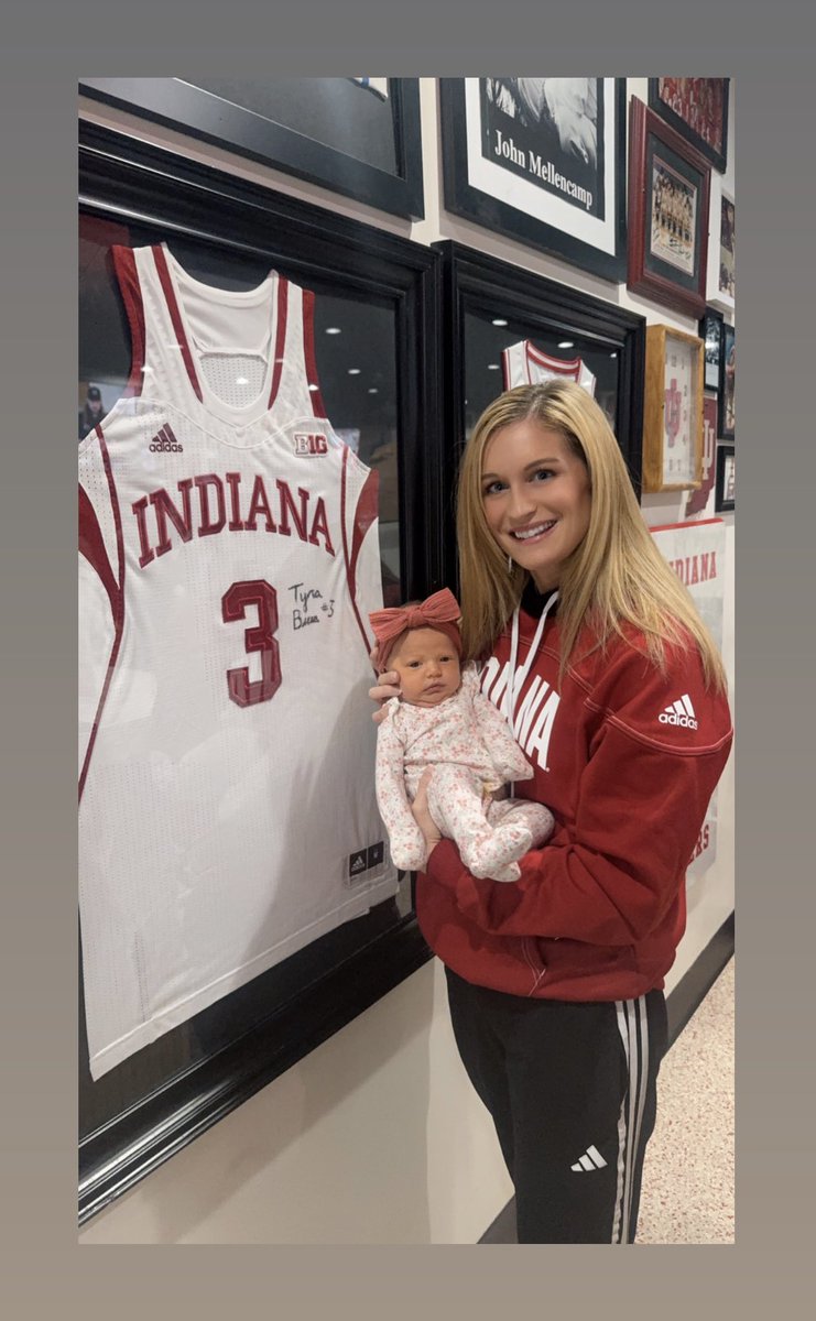 tbuss3's tweet photo. I loved stopping by @BuffaLouies in Carmel for some amazing wings and to get a picture of my signed jersey with my baby girl! 
Hopefully one day she will wear an @IndianaWBB jersey!😉 #GoHoosiers⚪️🔴 https://t.co/egPVeGRKGE
