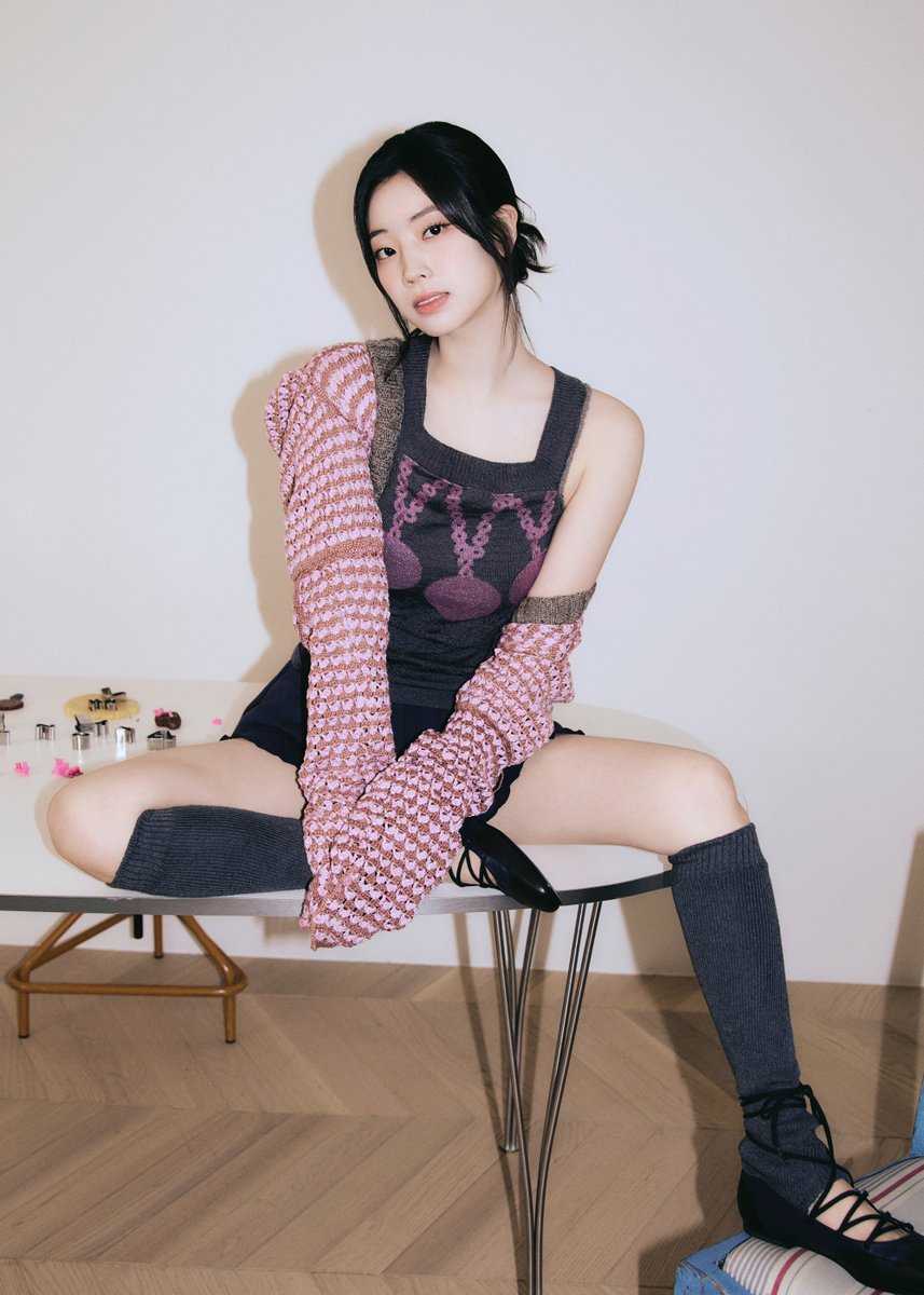 godmitzu's tweet photo. TWICE Dahyun wrote the lyrics for the track 'Keeper' on the 'STRATEGY' album. https://t.co/vJlnweAE7R