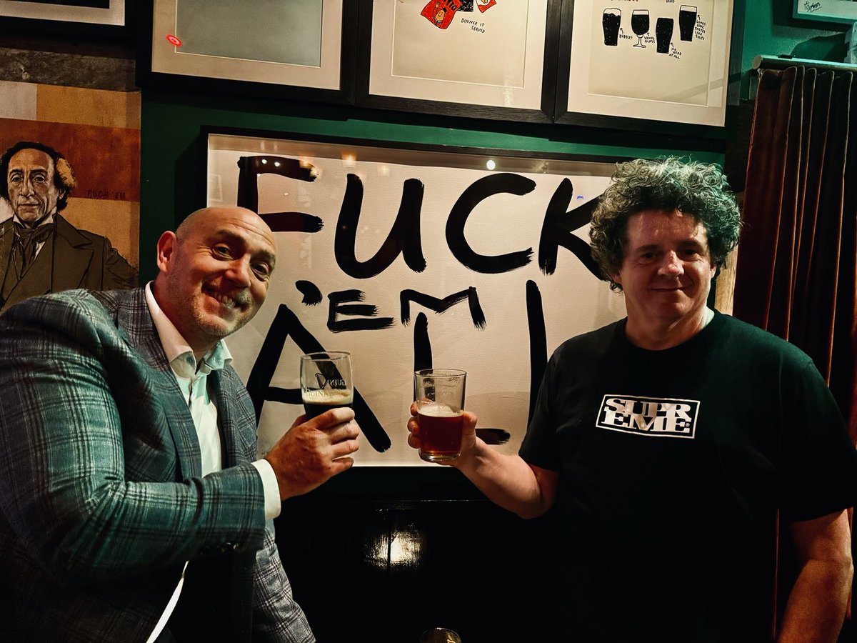 Love the Green room craic with the main man ⁦<a href="/McMoop/">Oisín Rogers</a>⁩ 🤩