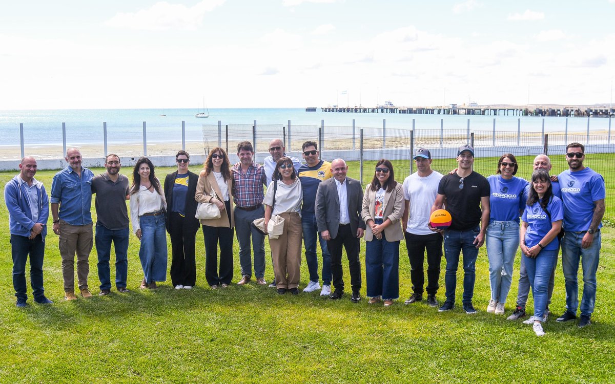 NoticiasPmy's tweet photo. #PuertoMadryn #Deportes #Playa #Náutico

@Gus_Sastre presentó la VI edición del Festival Acuático “Antonio Torrejón” @cecitorrejon 
@diegotemadryn @cecipavia @clubnauticoasud 

https://t.co/sQ1KsmdXOh https://t.co/xqF6tvqy5Q