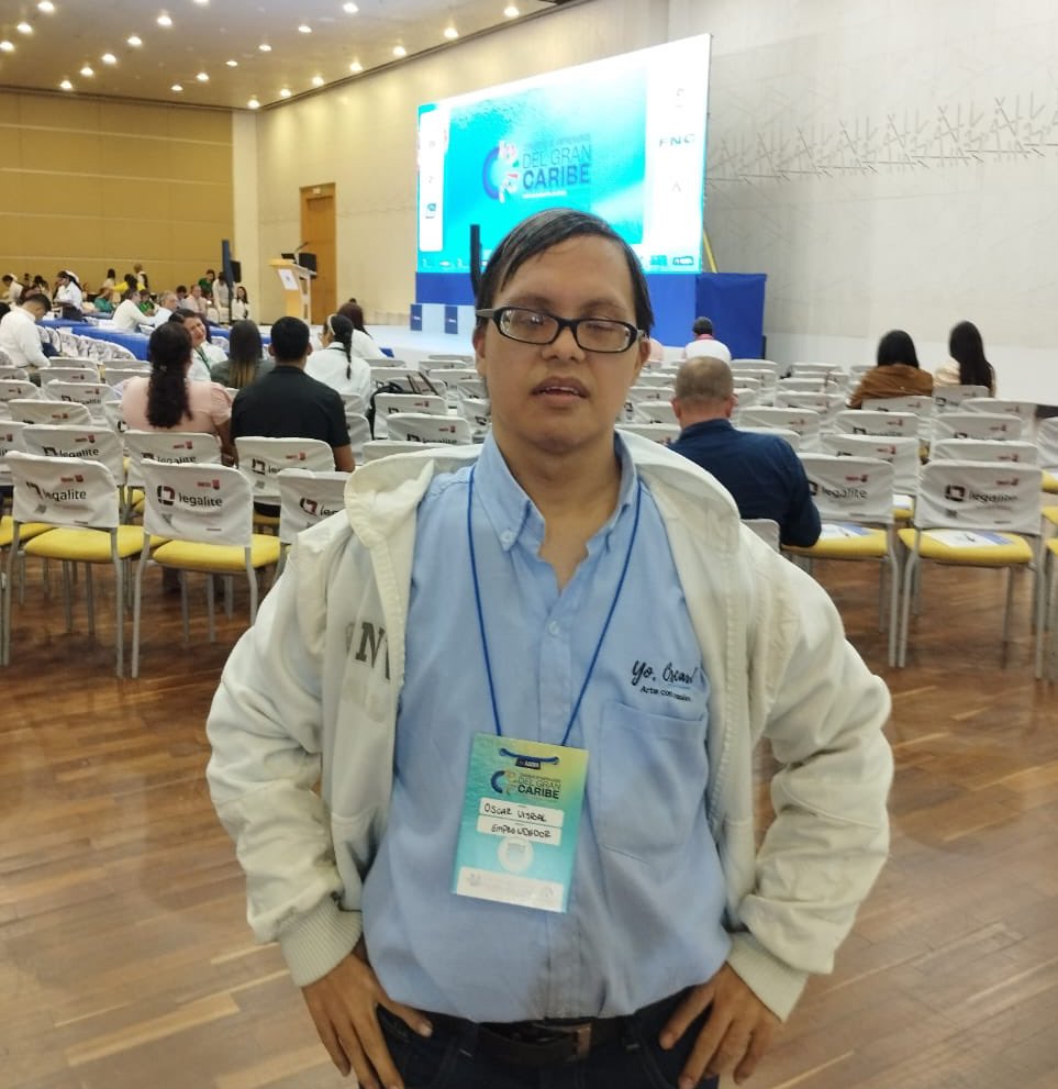 EgresadosUAC's tweet photo. Felicidades a nuestro egresado Oscar Visbal por su participación en el Congreso Nacional de ACOPI. 📚
Tu pasión por emprender, te ha llevado por el camino del éxito. 👏 https://t.co/hlwqsewmfV