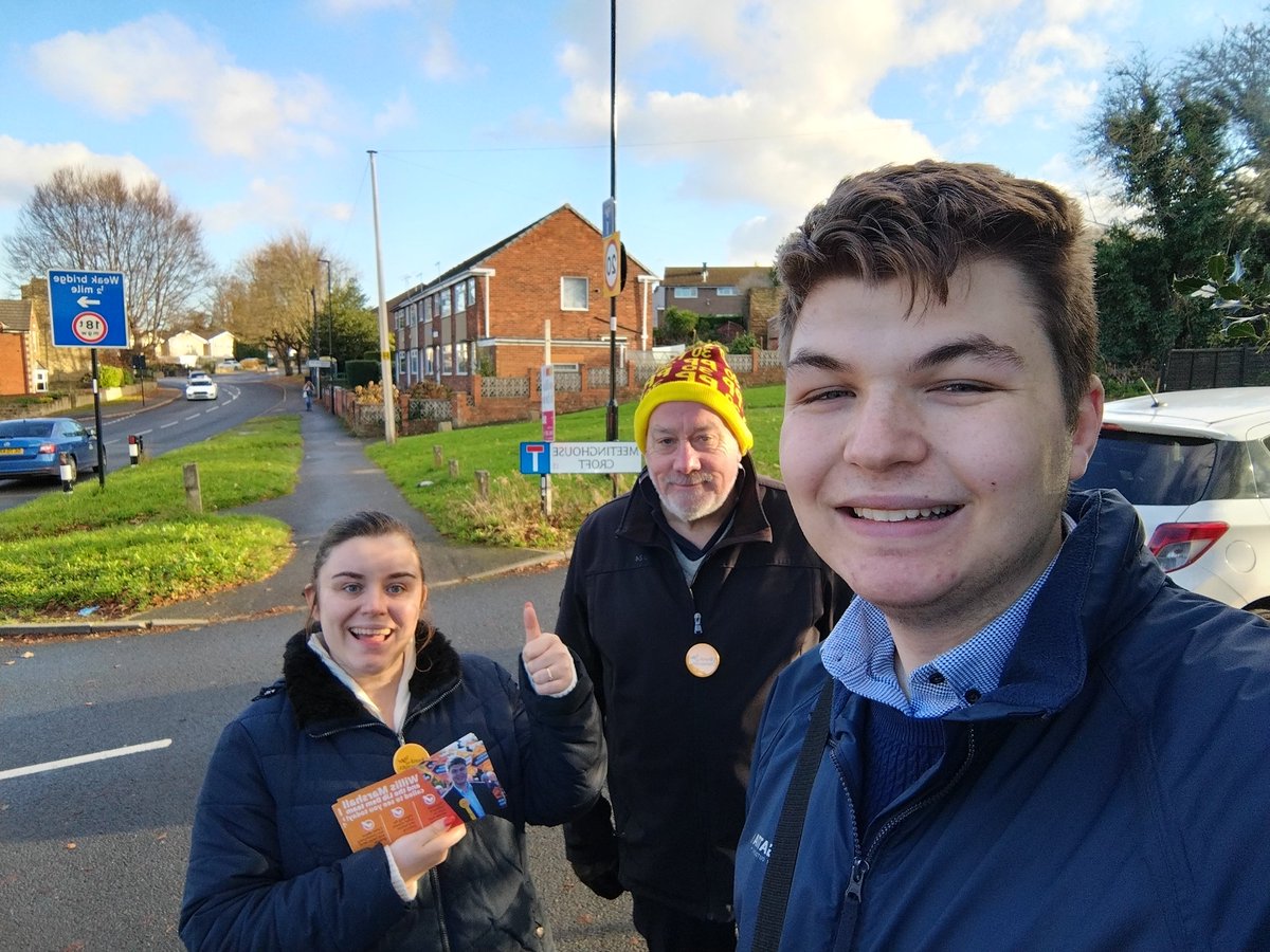WoodhouseWillis's tweet image. Had a brilliant morning with Cllrs Sophie Crossthorn and Richard Williams, and a lovely afternoon joined by @LibDemRobReiss, on the doorstep in Woodhouse today!
With just 2 days to go until the election, it really is feeling great on the doors!