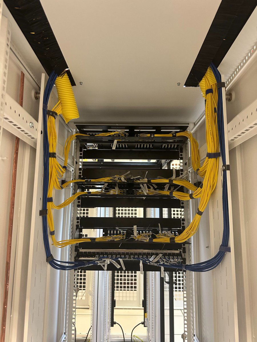 FScom_Singapore's tweet image. See the impressive work our local team did with data center cabling! FS ensures every detail meets rigorous standards to support our clients&apos; efficiency and scalability goals.
Learn more: fs.com/sg/solutions/d…
#FSSingapore #FSCablingSolution #CableWednesday