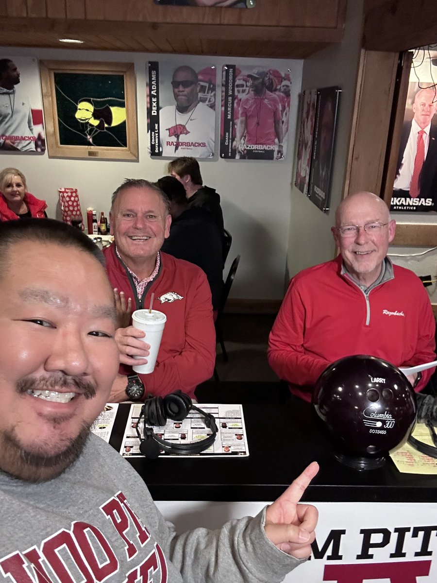 Easton Rowe (@eastonrowe) on Twitter photo Last <a href="/CoachSamPittman/">Coach Sam Pittman</a> Live (of the season) at <a href="/TheCatfishHole/">Catfish Hole</a>! Excited to get a photo with <a href="/Larry_Bowls/">Larry 🐗</a>, <a href="/CoachSamPittman/">Coach Sam Pittman</a>, and <a href="/HogRadioVoice/">Chuck Barrett</a>! Wish the Hogs nothing but continued success as they continue the remainder of the season! #WPS Last <a href="/CoachSamPittman/">Coach Sam Pittman</a> Live (of the season) at <a href="/TheCatfishHole/">Catfish Hole</a>! Excited to get a photo with <a href="/Larry_Bowls/">Larry 🐗</a>, <a href="/CoachSamPittman/">Coach Sam Pittman</a>, and <a href="/HogRadioVoice/">Chuck Barrett</a>! Wish the Hogs nothing but continued success as they continue the remainder of the season! #WPS