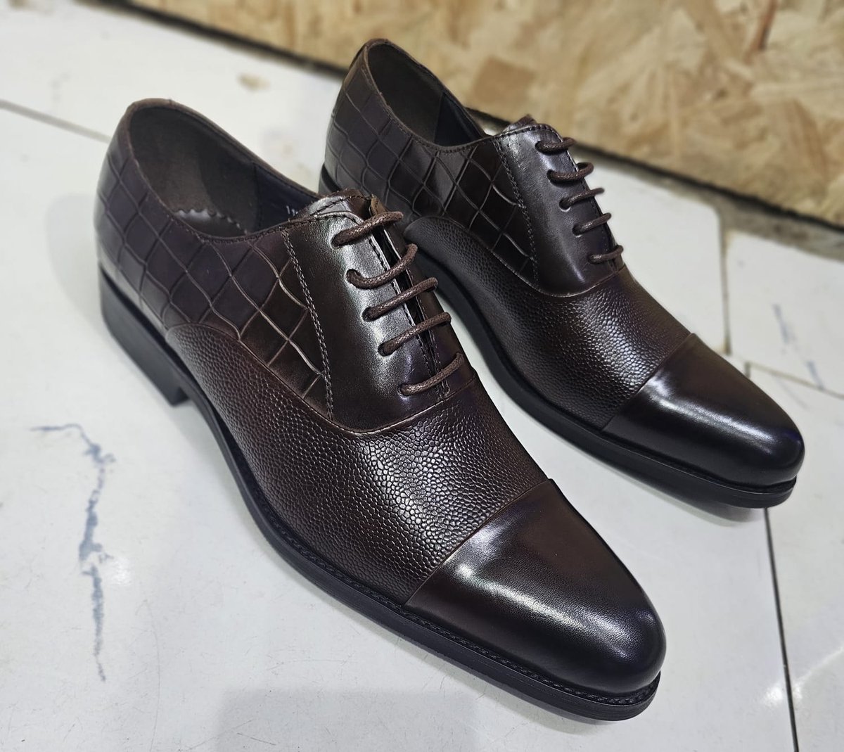 BrianBarrack3's tweet photo. @alfredarapketer Do you deaire to have quality, reliable and presidential look at your convenience, worry no more cause we got you covered. Wet looks are available dm for enquiries and purchases you are all welcome https://t.co/gqMNjkd59Z