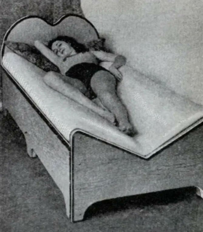 Rainmaker1973's tweet photo. A V-shaped bed invented in 1932, supporting the body perfectly at every point and thus promotes better rest.

When unused the bed was straight like every other bed. However, one pull on a chain at the side of the bed immediately changed it to a V-shape. https://t.co/yAWhzk2RQi