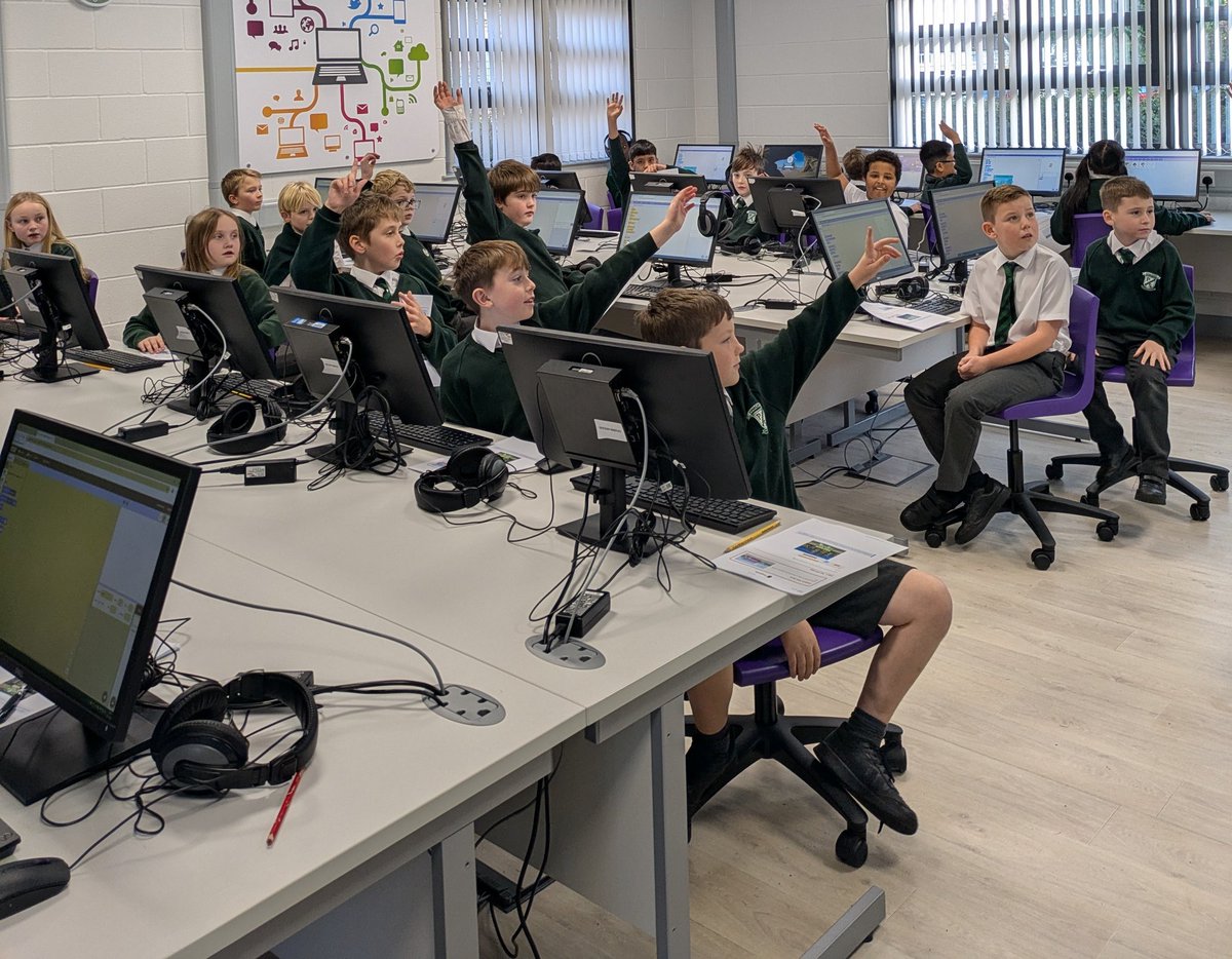 mulgrew_ciara's tweet image. #TimeToCode pupils @Finaghyps are really enjoying everything they are learning from their super #volunteers from #EYNI Using #Scratch they work through a series of projects building on their #coding knowledge week by week! #CodingSkills @EYnews ♥️💻♥️ @DarrenBayliss_ @bitcni