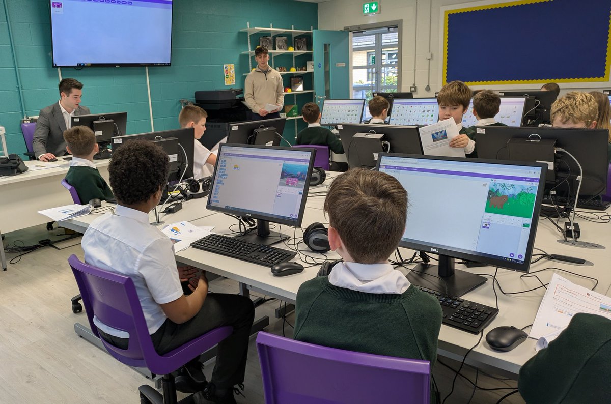 mulgrew_ciara's tweet image. #TimeToCode pupils @Finaghyps are really enjoying everything they are learning from their super #volunteers from #EYNI Using #Scratch they work through a series of projects building on their #coding knowledge week by week! #CodingSkills @EYnews ♥️💻♥️ @DarrenBayliss_ @bitcni