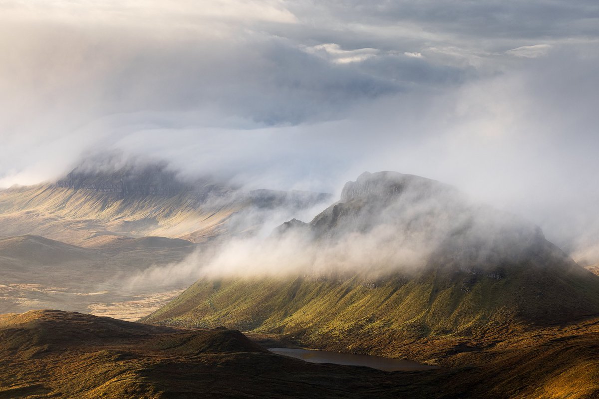 Gorgeous autumnal light and conditions whilst at the Quiraing last month. #landscapephotography #scotland #isleofskye