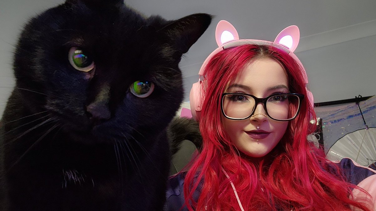 _KelloKitty's tweet image. Spooky game time!
Potentially last day of streaming for @RazerANZ's team in the @GameOn_Cancer #HolSpec2024 as I go into hospital tomorrow 💕
Twitch.tv/kellokitty