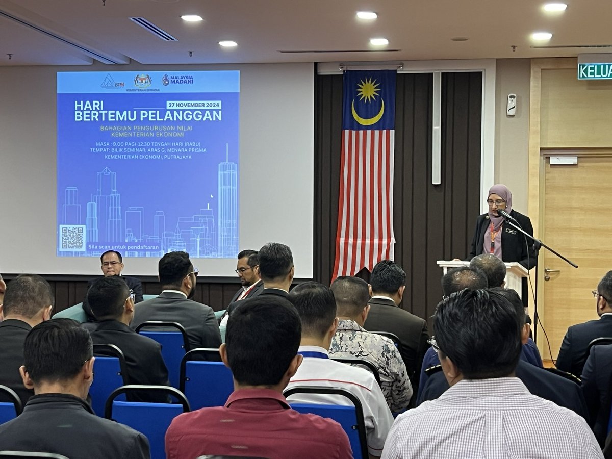 BPNEPU's tweet photo. 📅 26 November 2024

Hari Bertemu Pelanggan BPN telah berlangsung di Bilik Seminar, Aras G, Kementerian Ekonomi. Sesi ini dirasmikan oleh Pengarah BPN.

BPN merakamkan setinggi-tinggi penghargaan kepada wakil kementerian dan agensi yang hadir bagi memeriahkan program ini. https://t.co/EOlvh0gnEI