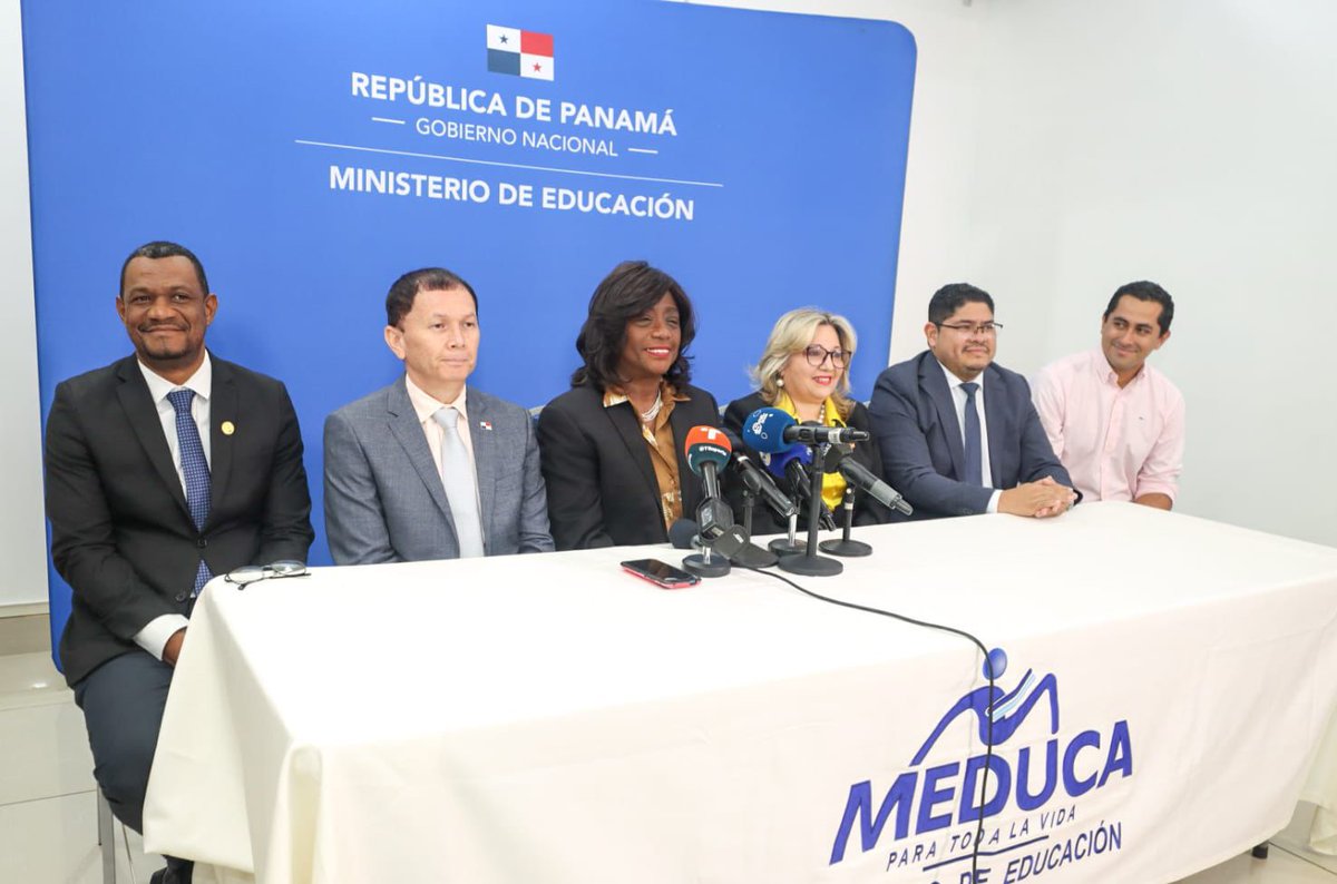 Meduca anuncia reválidas más extensas.

La fase de reválida pasará de 3 a 5 semanas para que los estudiantes no tengan la ideología de que “solo van 3 semanas a clases y ya pasan el año lectivo”.