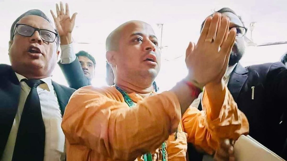 Release Chinmoy Krishna Das! 

Muslims Are Killing and Tormenting Hindus in Bangladesh While the World Stays Silent...

Once again, Muslims are on a rampage, targeting Hindus and other non-Muslims in Bangladesh with brutal violence, imprisonment, and murder. The latest victim of