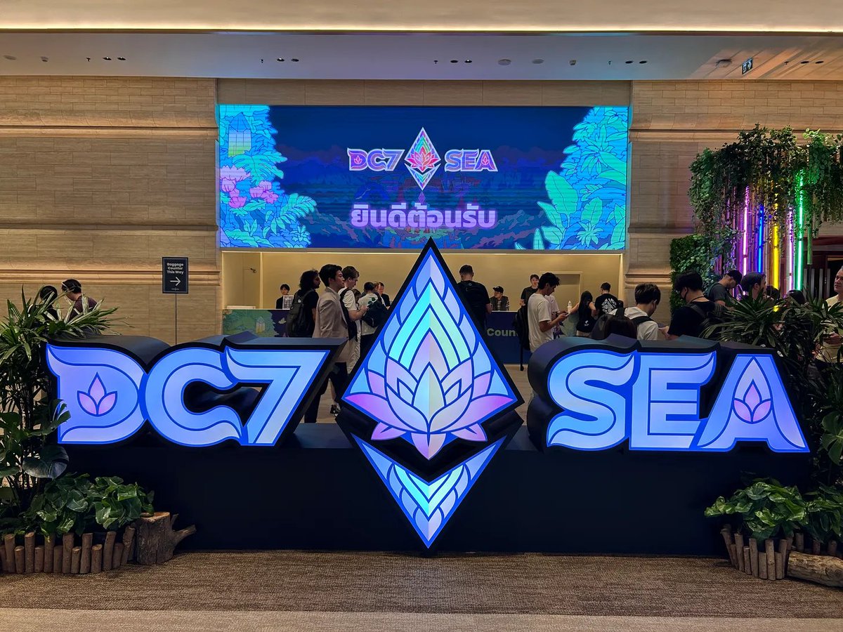 ✨Devcon 参会感受：社区唱衰以太坊，线下却是另一番热火朝天？✨

以太坊的创新力依然处于前沿，其他的链似乎都在大同小异地「复刻」着它的路，即使是 meme 现象

最近，以太坊社区的情绪低迷。自今年 ETF 推出以来，ETH 的价格一直未能达到市场预期。其原因有很多，比如 Layer 2