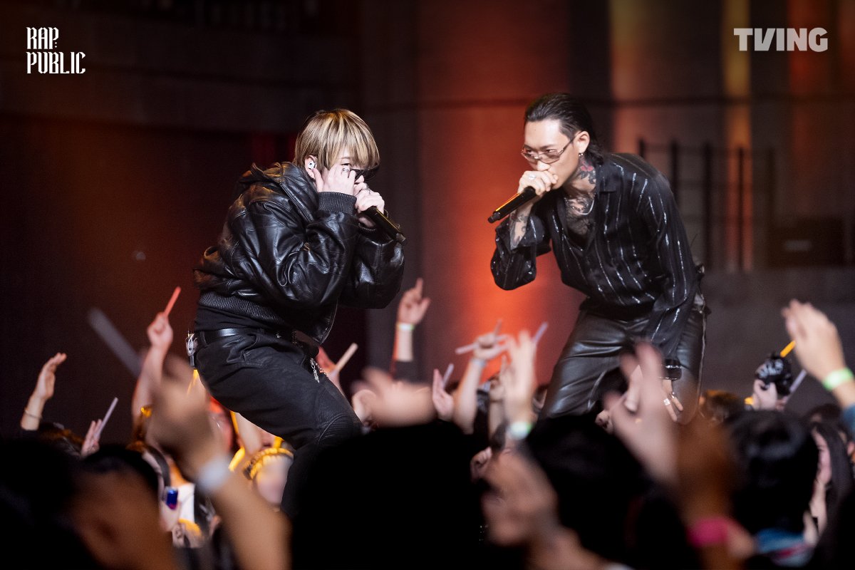 mnet_hiphop's tweet image. [랩:퍼블릭] 크루 배틀 [Crew Battle] | 10화 비하인드 포토📸

2블록 #제이통 #칸 #노선 과 #지코 가 함께
뜨겁게 불태운 크루 배틀 모먼트🔥

리얼 힙합 서바이벌 &amp;lt;RAP:PUBLIC&amp;gt; 오직 TVING에서
▶️랩:퍼블릭 본편 보기🔗bit.ly/rappublic_tving

#랩퍼블릭 #티빙오리지널 #엠넷제작 #힙합서바이벌