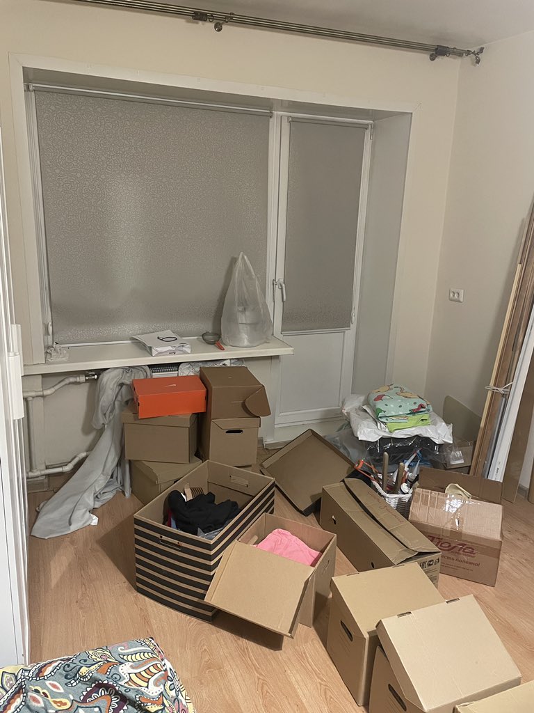 iziarti's tweet image. Friends, have a nice Tuesday everyone! #TEZOSTUESDAY 
#creativemess I hope the apocalypse will end soon and I will start working in the same mode again. Now I want to clean up the mess faster