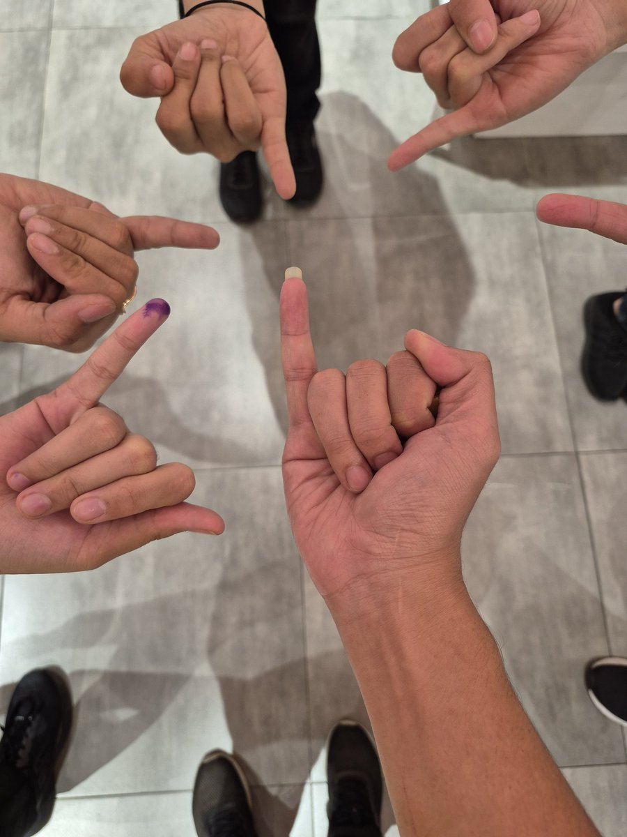 HiginusEndress's tweet photo. Hanya 1 dari 6 orang yang melakukan #PemilihanSerentak2024 😆 #kerjakerjakerja https://t.co/vsildJU1X0