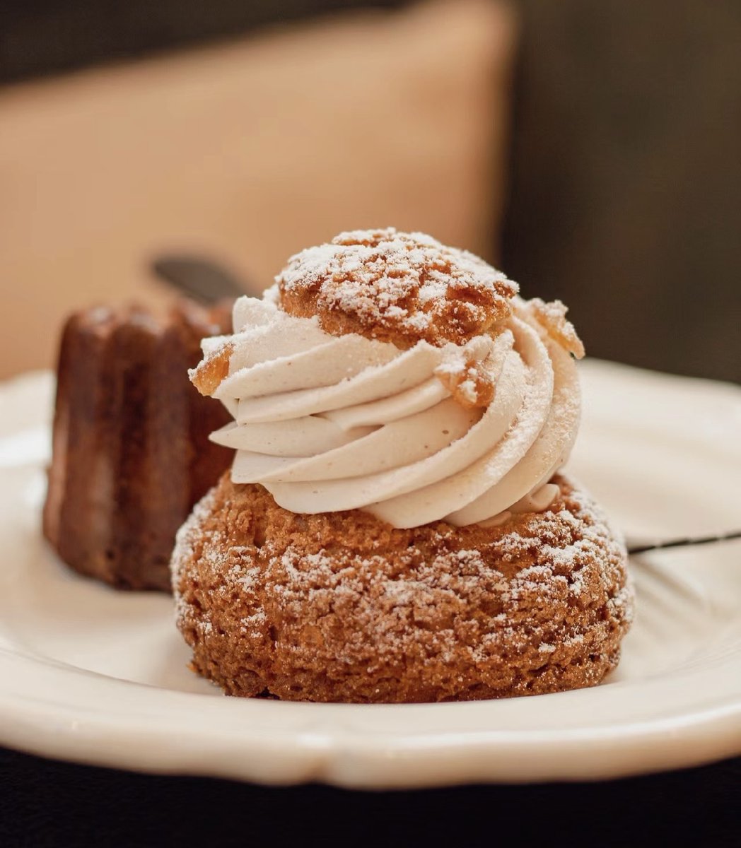 Patisserie Vanessa
Canele is crispy on the outside，soft on the inside, with a rich vanilla flavor, raspberry cupcakes are sweet and sour, like South French desserts can try🥳