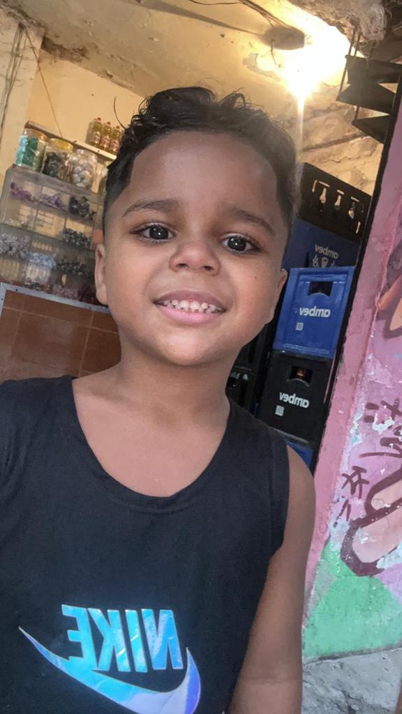 Feliz aniversário filho papai te amo muito estou longe nesse seu dia mas pai nunca vai esquecer de vc meu amor que Deus me dê bastante sabedoria pra pode cuida de vc te fazer feliz em breve estarei aí. 
Parabéns meu amor 
🥳🎁❤️🙏🎂🍰