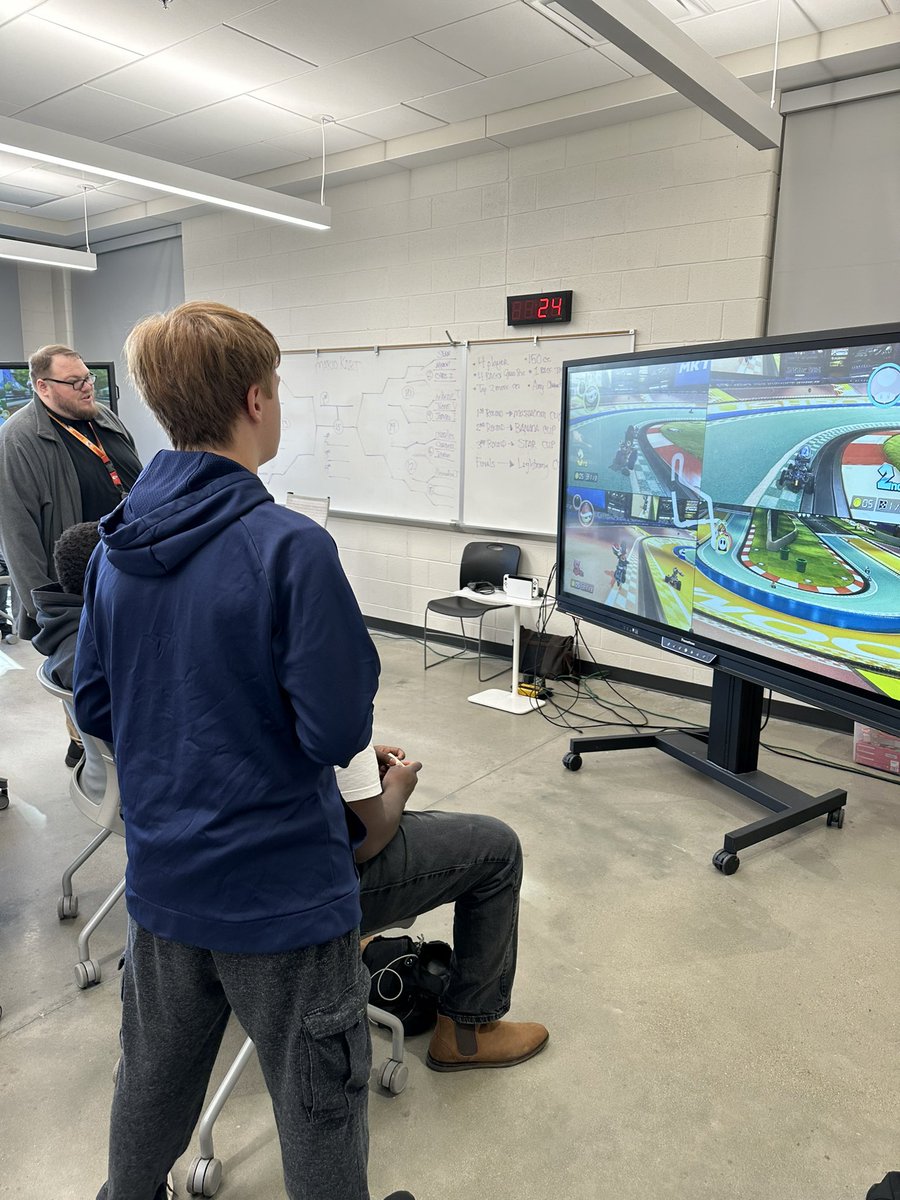 evabaileygreene's tweet image. The VTSS team @WeAreHSHS had their first Brain Break of the year today. The students seemed to enjoy all of the activities provided. Thanks to all the staff & students who participated!@HSHS_Principal @JoAnaMJSmith @jbostonedu