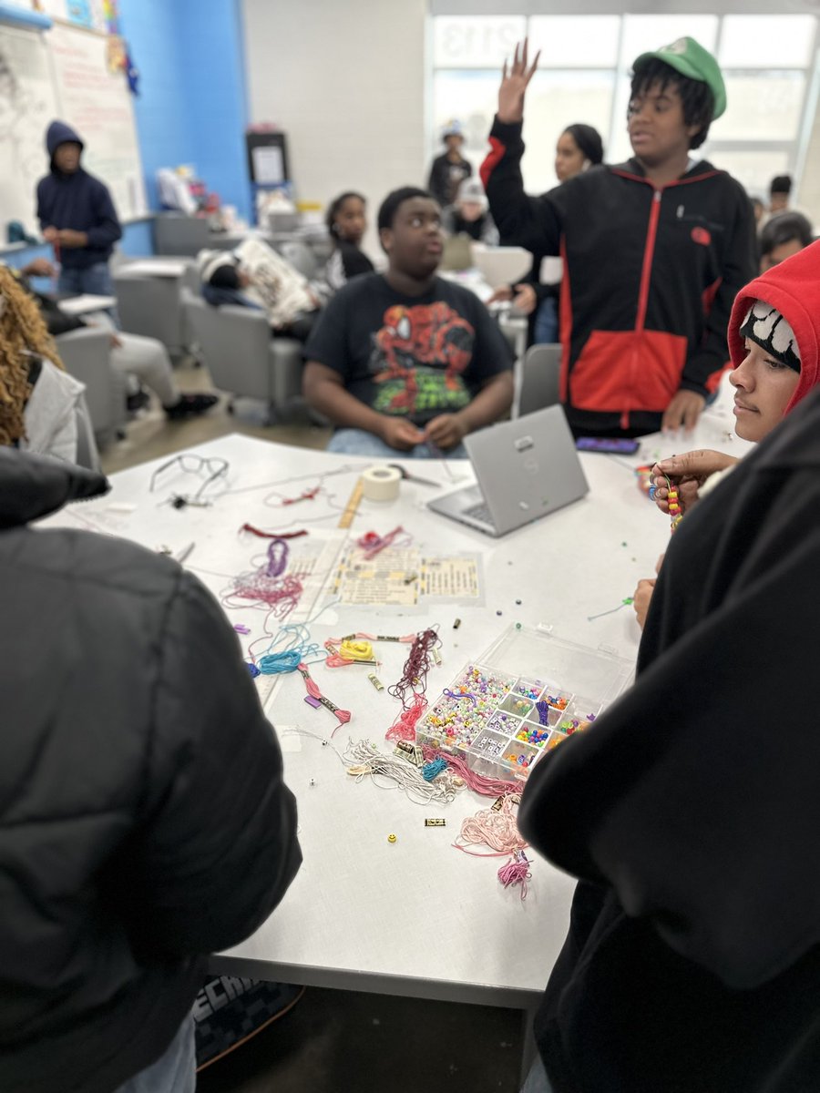 evabaileygreene's tweet image. The VTSS team @WeAreHSHS had their first Brain Break of the year today. The students seemed to enjoy all of the activities provided. Thanks to all the staff & students who participated!@HSHS_Principal @JoAnaMJSmith @jbostonedu