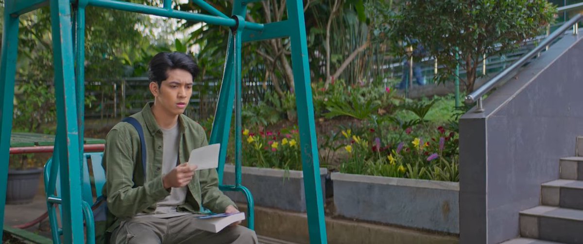 Nah menuju babak akhir, narasinya ada sedikit yg jadi non-linear.

Berasanya memang ada yg sengaja dilewatin buat jadi bahan kejutan. Sayang, belum sepenuhnya mulus.

Masih ada yg agak 'kelompat' &amp; reasoning karakter yg belum meyakinkan secara mantap.

Tapi...