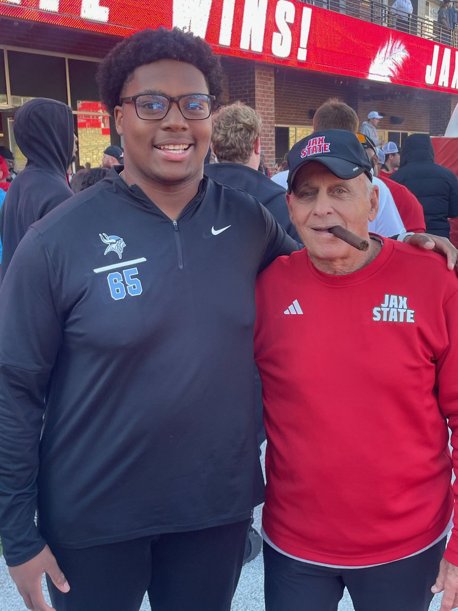 Kyle Thomas tweet media