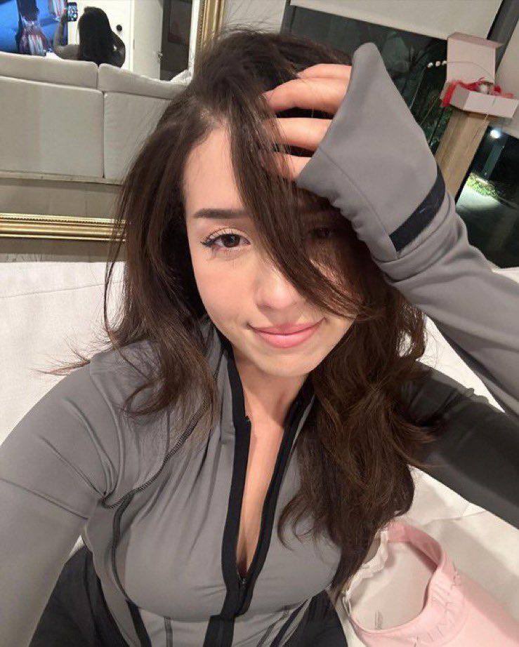 Addicted2Pok1's tweet photo. Hi Cuties!!! https://t.co/1AEZBcvegN
