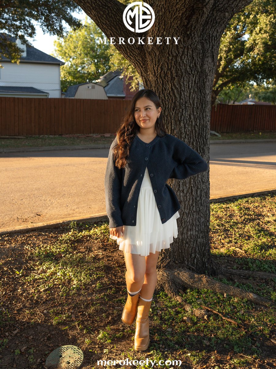 The open front design, embellished with golden buttons, adds a touch of glamour to the cable knit pattern.
#FashionTrends2024 #Amazon #merokeety