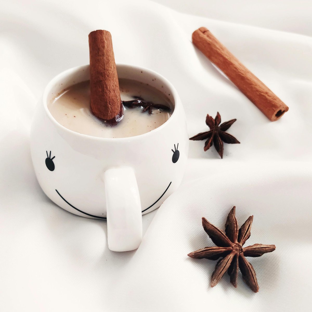 PSB3Digital's tweet photo. 🍁 Savor the sweetness of Canadian maple, perfectly balanced with bold Indian spices. This isn’t just a chai latte; it’s a handcrafted experience! ✨ 

Visit us : https://t.co/mY1tytNkb0

#HandcraftedChai #MapleMagic #MississaugaEats https://t.co/mIGRIjguxx