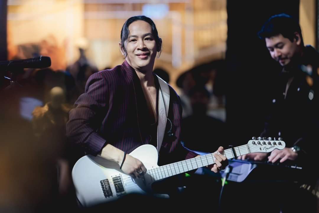 popsaowanee23's tweet photo. จะเป็นใครไปได้ละ :)
#ohmcocktail
#ohmhar
#CheersCocktail https://t.co/f4NWPHDbNj