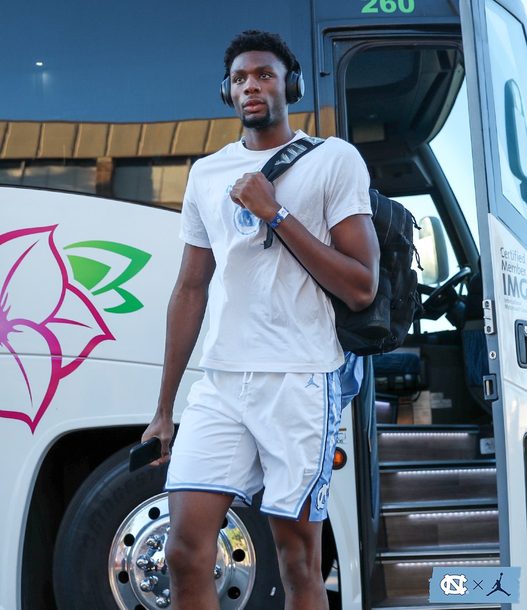 UNC_Basketball's tweet photo. on site 📍 @MauiInv https://t.co/yDvZzcbR1k