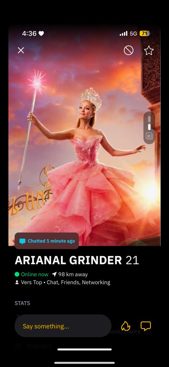 CastroLuisE's tweet image. The things that I see on Grindr.

#Grindr #GayBoyProblems