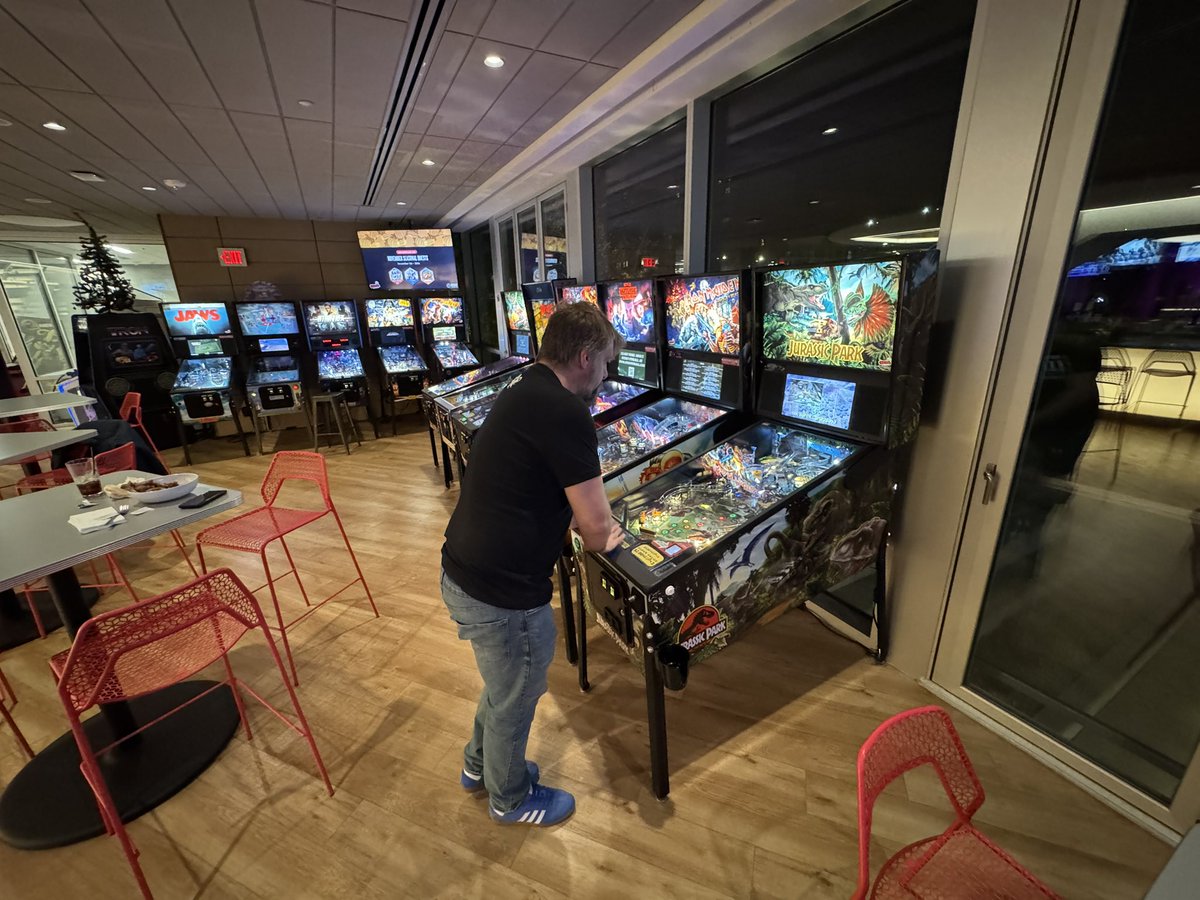 WeBuyPinball's tweet image. Pinball at #SpareMe