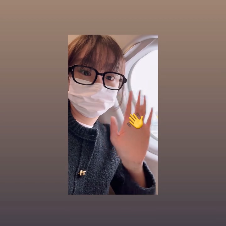 kimdamizzing's tweet photo. 아리 안경 너무 잘 어울림 졸귀탱ㅎㅎ
#김다미 #KimDaMi https://t.co/9FTg2fMn9T