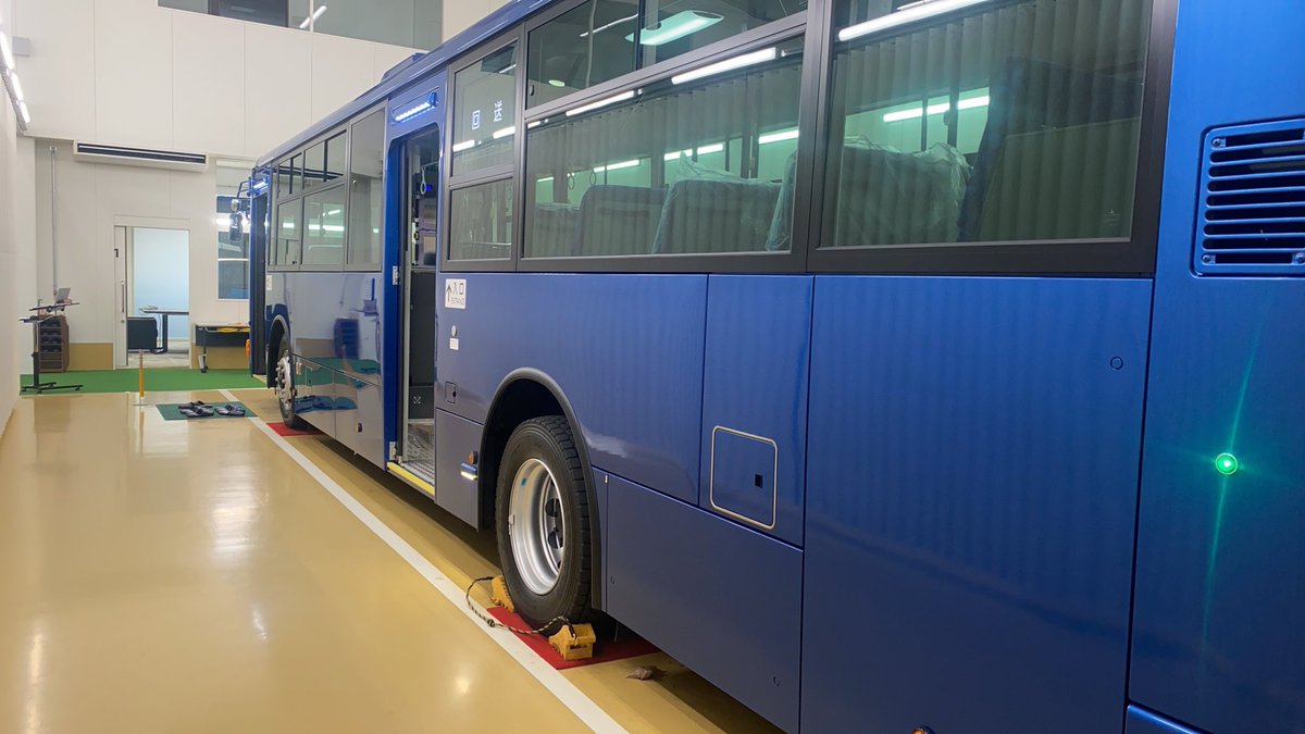 hcskanko's tweet photo. 本日富山にて新車検収が無事終了致しました
12月中旬の納車に向けラッピングなどの架装に入ります。
スクール便に使用予定です♪♪
よろしくお願いします🙇
2月に同型車がもう一台納車予定です‼️ https://t.co/MoNjMEPrUv