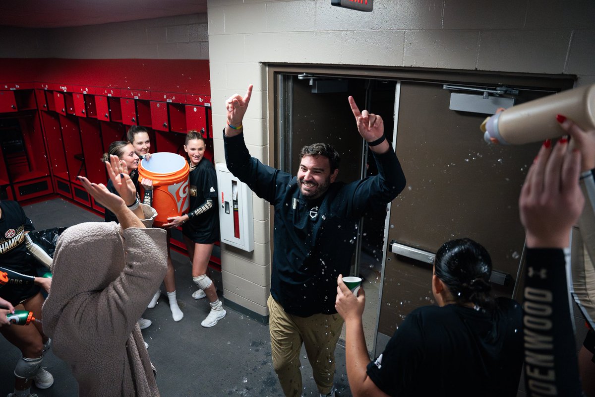 LindenwoodWVB's tweet image. 𝐎𝐧𝐞 𝐟𝐨𝐫 𝐭𝐡𝐞 𝐛𝐨𝐨𝐤𝐬🏆

#NewLevel | #OVCit