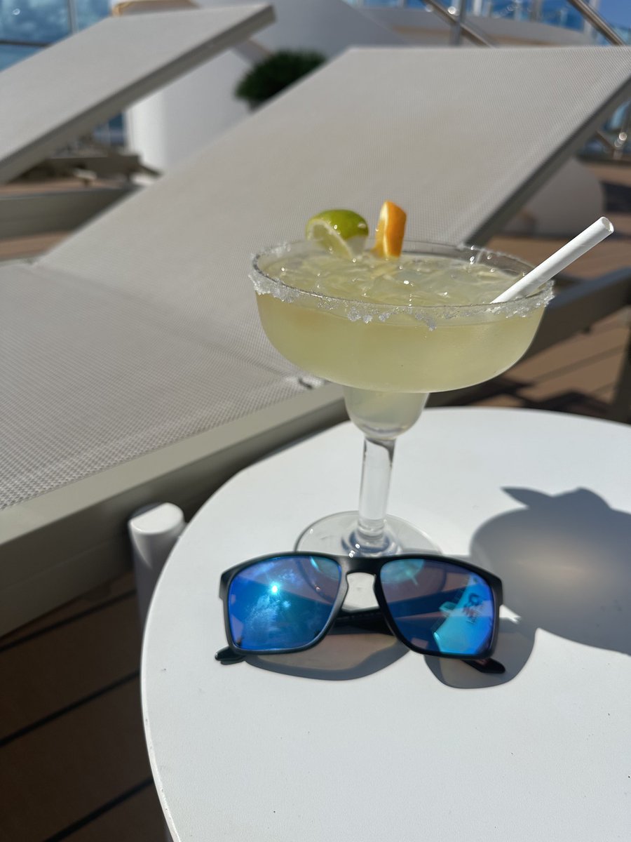 CruzinParadise's tweet image. The #SunPrincess #Cheers
